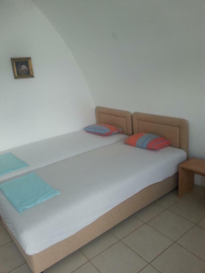 Mini Apartments Natasha Sutomore Ngoại thất bức ảnh