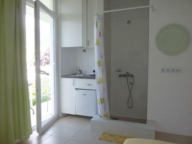 Mini Apartments Natasha Sutomore Ngoại thất bức ảnh